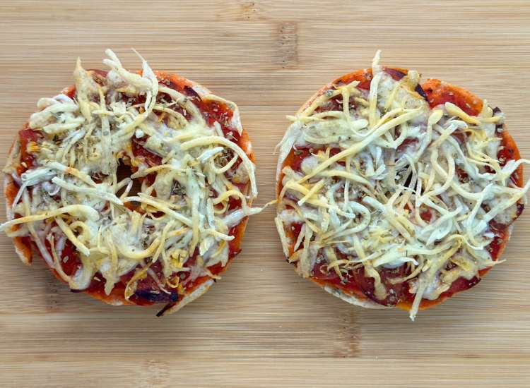 Air Fryer Pizza Bagels