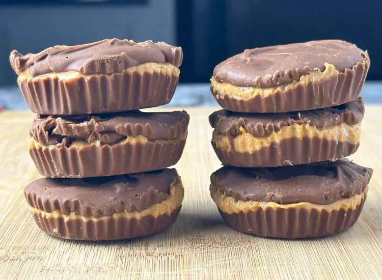 how many grams of protein in 2 cups of peanut butter